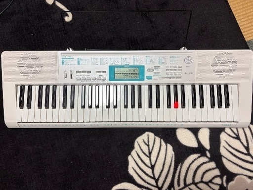 CASIO　LK-128　電子ピアノ 光ナビゲーションキーボード
