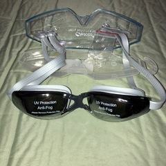 (500円均一) UVカットアンチ、フォグスイミングゴーグルの画像
