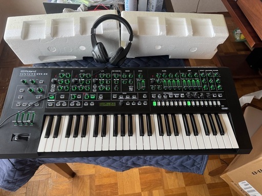 中古美品Roland SYSTEM-8 PLUG-OUT シンセサイザー 動作良好