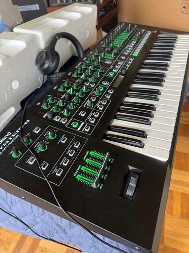 中古美品Roland SYSTEM-8 PLUG-OUT シンセサイザー 動作良好