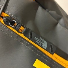 【THE NORTH FACE】ノースフェイス 防水Hot Shotグレー/イエローの画像