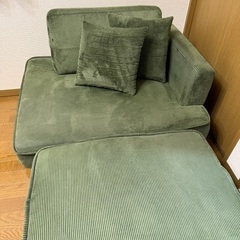 【5/6まで】コーデュロイのグリーンソファー（2人掛け・美品）お譲りしますの画像