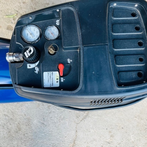 今月引き取れる方！アネスト岩田 オイルレス コンプレッサー FX2200 動作品