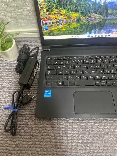 美品 東芝 S73/HS i5 8GB 256GB バッテリー超良好 フルHD