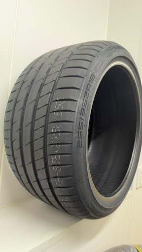 車のパーツ 265/35ZR18