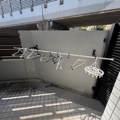 物干し竿、ゴミ箱✖️2個の画像