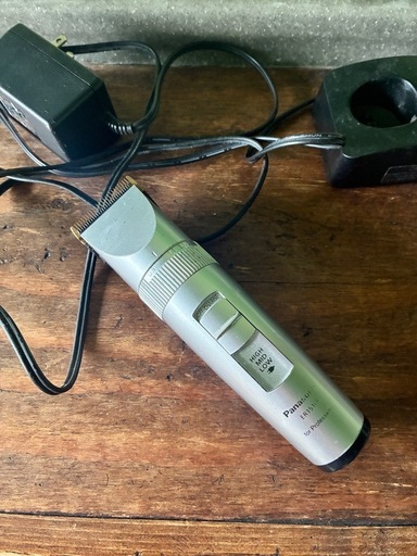 Panasonic ER1510P バリカン 充電器 アタッチメント付き