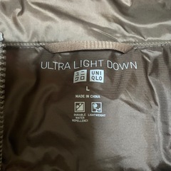 UNIQLOウルトラライトダウンベスト Lの画像