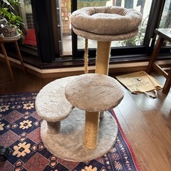 多少使用感あり　キャットタワー　　爪研ぎの画像