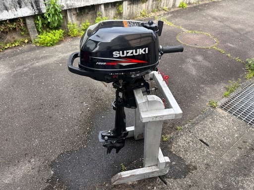 SUZUKI  4スト　2馬力　船外機