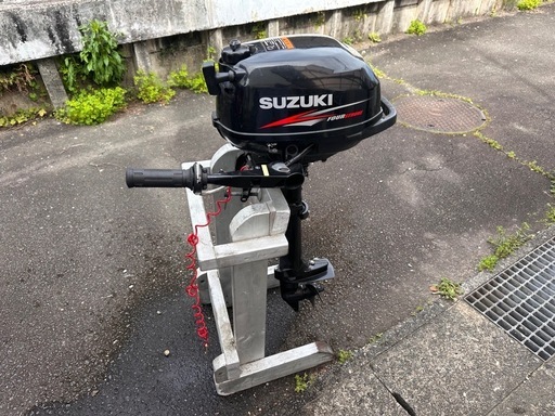SUZUKI  4スト　2馬力　船外機