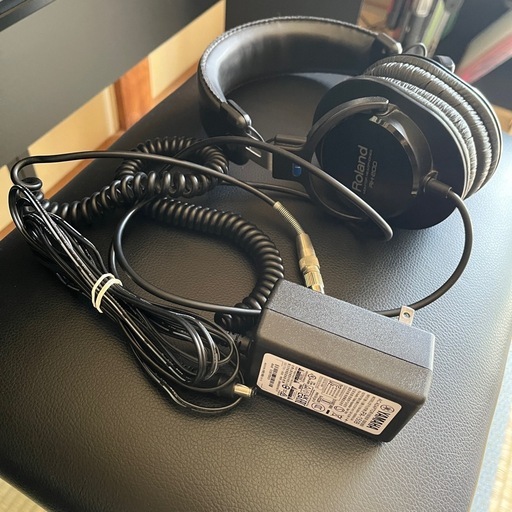 【美品】YAMAHA 電子ピアノ P-225 フルセット 椅子・ペダル・ヘッドホン付