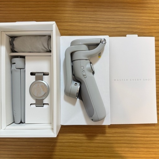 DJI OM 5 スマートフォンスタビライザー（MagSafeアダプタおまけ付）