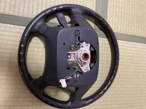 トヨタ　革巻きステアリング