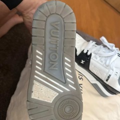 LV トレイナースニーカーの画像