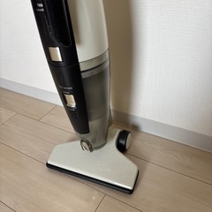 ツインバード　スティック型掃除機の画像