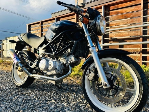 北海道　ホンダ　VTR250 走行少ない！タイヤ前後山あり！バッテリー新品