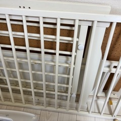 ベビーベッドの画像