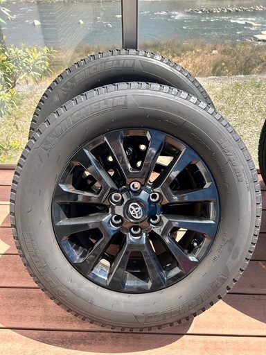 ランドクルーザープラド150 70周年純正 265/60R18 タイヤホイール4本 ナット付