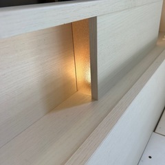 シングルベットホワイト木目の画像