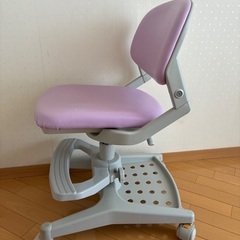 学習椅子　コイズミハイブリッドチェアの画像