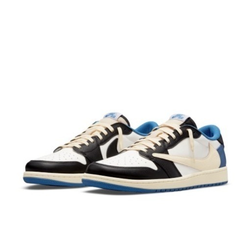 NIKE スニーカー