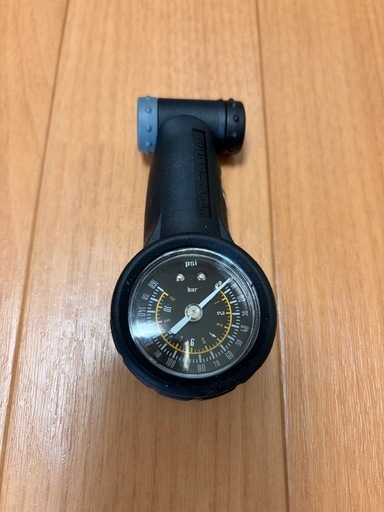 輪行袋・エンド金具・パナレーサーゲージ・SPECIALIZED＆LANDCASTポンプ一式