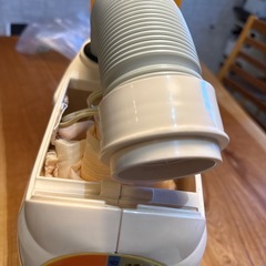 イズミ　布団乾燥機の画像