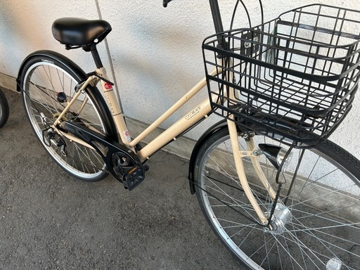 ４J122　後ろブリヂストンタイヤ、カギ、チェーン　が新品　シティサイクル２７サイズ６段変速オートライト付き★自転車専門店の中古車です★　【消費税込み・防犯登録６００円込み　
