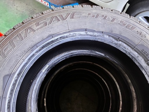 夏タイヤ205/70R17.5バリ目