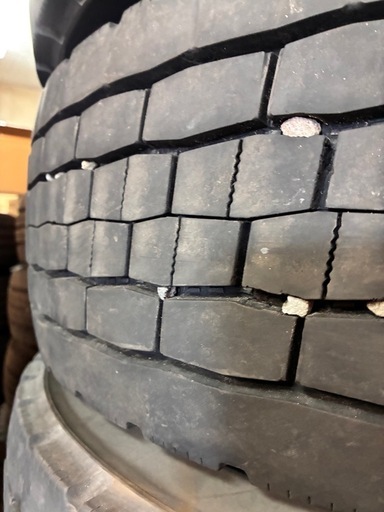 245/80R17.5 BRIDGESTONE（ブリヂストン） 245/80R17.5 133/131J M888 ミックス溝 