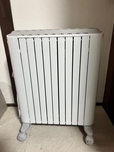 デロンギ　オイルヒーター　ほぼ新品