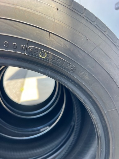 処分したいので最終価格195/65R15 TOYOナノエナジーj59 新車装着タイヤ　2017年製