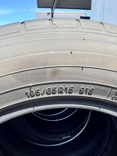 処分したいので最終価格195/65R15 TOYOナノエナジーj59 新車装着タイヤ　2017年製