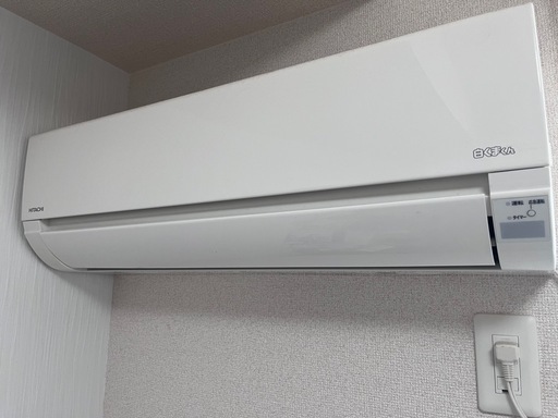 2019年製美品HITACHI ルームエアコン（RAS-A22J） (トリス) 愛宕の季節 