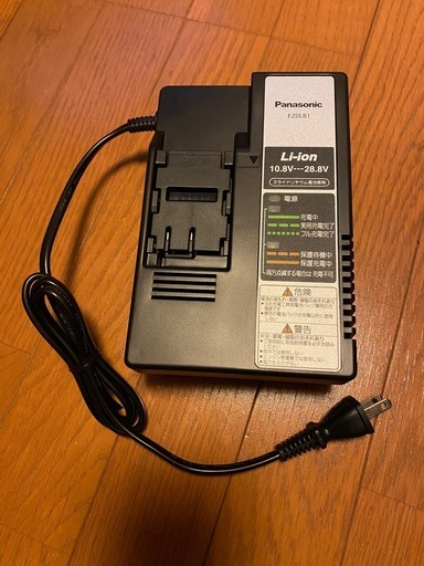Panasonic 未使用充電器とケース　　