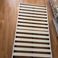 ローベット　ベッドフレームの画像