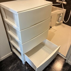 4段プラスチック収納ボックスの画像