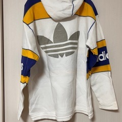 adidas パーカー　M〜Lの画像