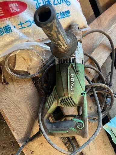 HITACHI 電動ドリル？