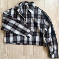 韓国風短丈シャツの画像