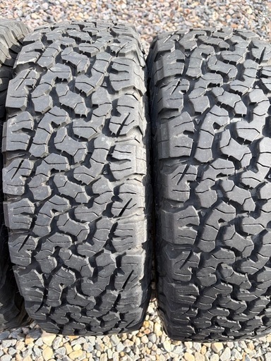 車のパーツ 215/65R16 BFGoodrich