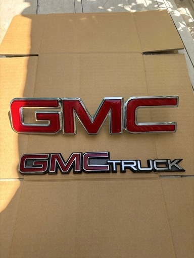 GMC サファリ　前後　エンブレム