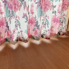 ニトリ カーテン 美品✨花柄の画像