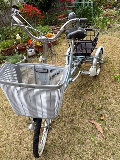 ブリヂストン　　大人用三輪自転車