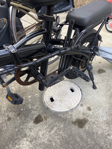 近場で　電動　黒　自転車　