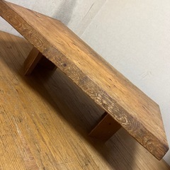 木製テーブルの画像