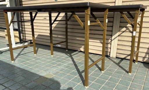 ★一つ¥5,000-★【残り1台】【天板キレイ】幅120cm ハーフサイズ　折りたたみテーブル 1台 長机 木目調 作業台・会議・イベント用などに！