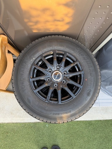 【バリ溝】ハイエース　スタッドレス　195/80R15 107/105L LT