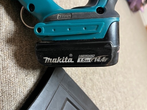 マキタ makita UC121D 14.4V チェーンソー